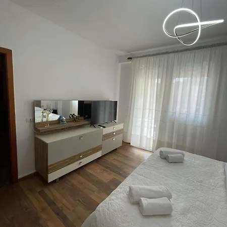 Lejlighed Juri'S Apartment Tirana