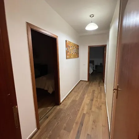 Lejlighed Juri'S Apartment Tirana