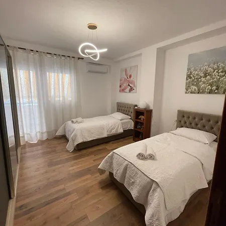 아파트 Juri'S Apartment Tirana